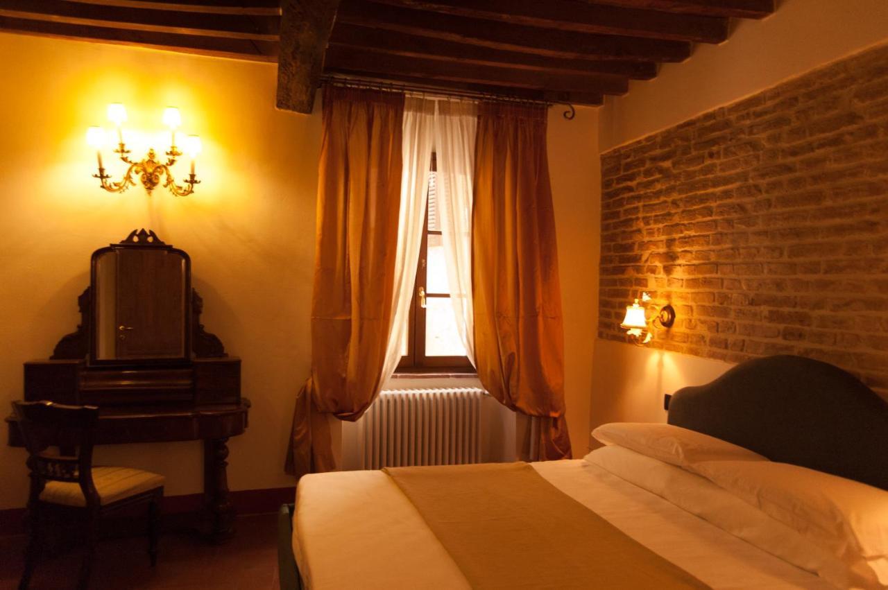 Palazzo Benucci Bed & Breakfast San Gimignano Luaran gambar